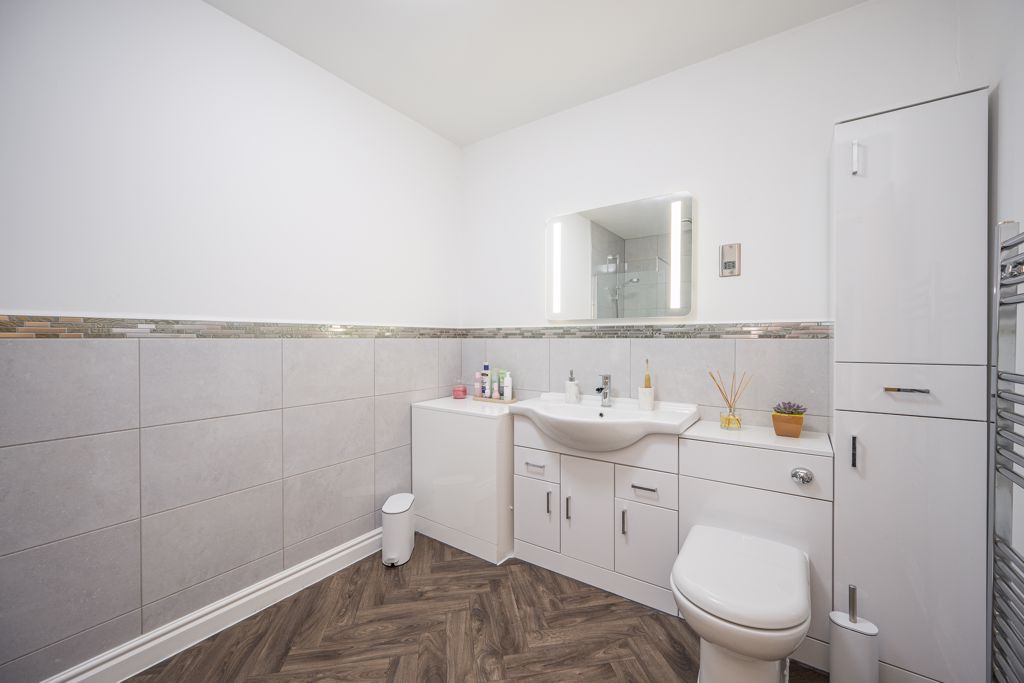 En-Suite- click for photo gallery